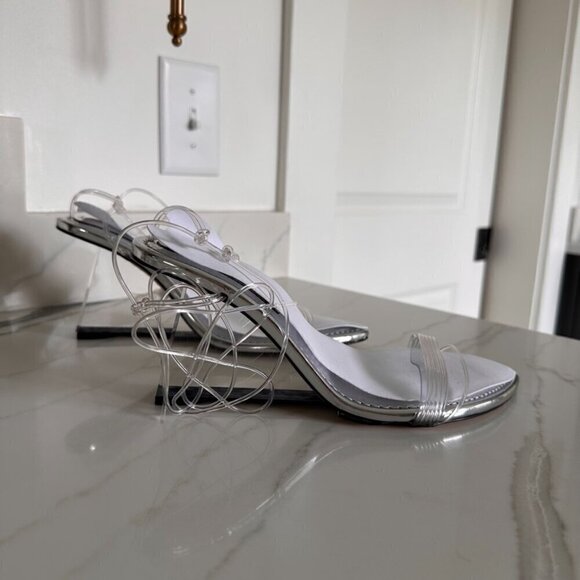 Good American GA080V Ankle Strap Wedge Sandal In Silver Size 9 - Picture 3 of 11